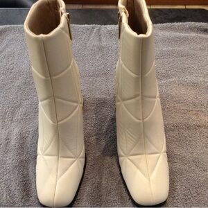 River Island Cream Quilted Heeled Boots